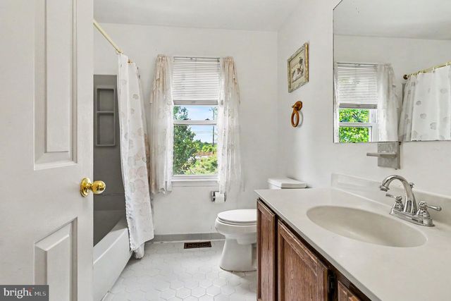 102 HEATHER HILL DR, Downingtown, PA 19335