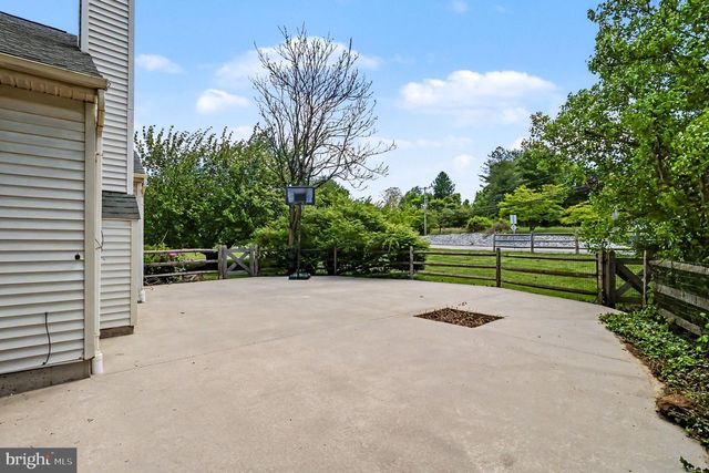 102 HEATHER HILL DR, Downingtown, PA 19335
