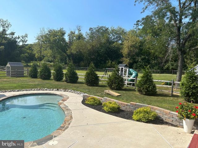 40 BEAVER RUN RD, Downingtown, PA 19335