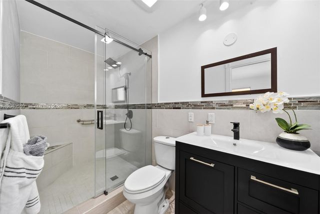 1619 Hollywood Blvd, Hollywood, FL 33020