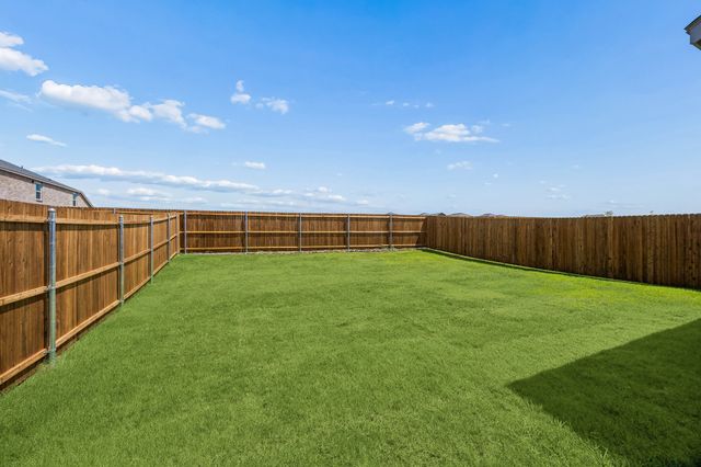 824 Hillcrest Boulevard, Princeton, TX 75407