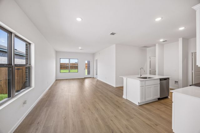 824 Hillcrest Boulevard, Princeton, TX 75407