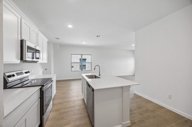 824 Hillcrest Boulevard, Princeton, TX 75407