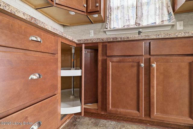 306 Mallard Pointe Blvd, Shepherdsville, KY 40165