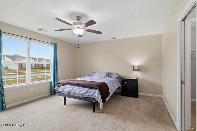 306 Mallard Pointe Blvd, Shepherdsville, KY 40165