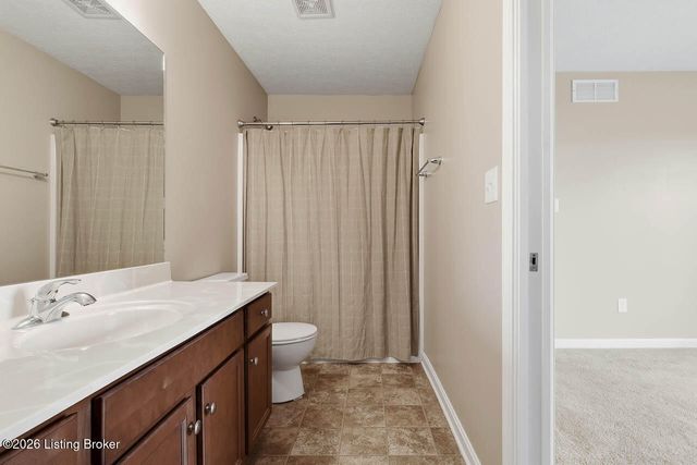 306 Mallard Pointe Blvd, Shepherdsville, KY 40165