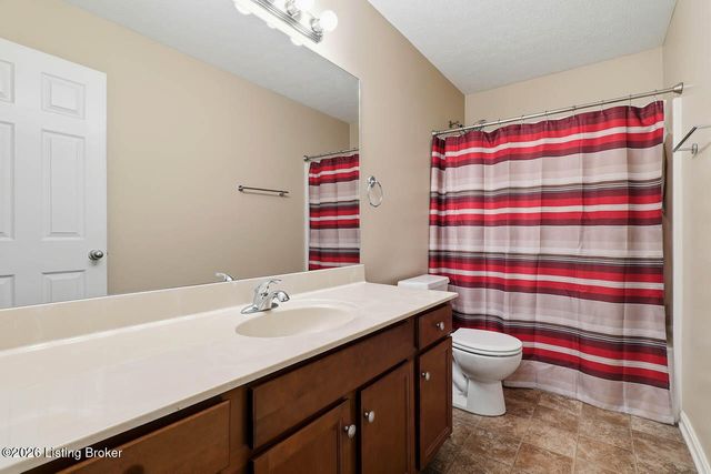 306 Mallard Pointe Blvd, Shepherdsville, KY 40165