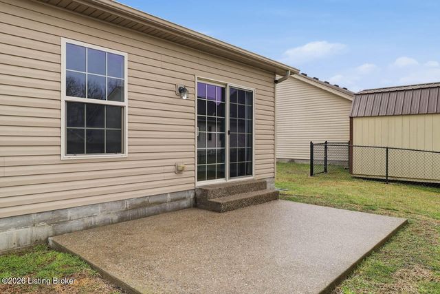 306 Mallard Pointe Blvd, Shepherdsville, KY 40165