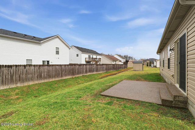 306 Mallard Pointe Blvd, Shepherdsville, KY 40165