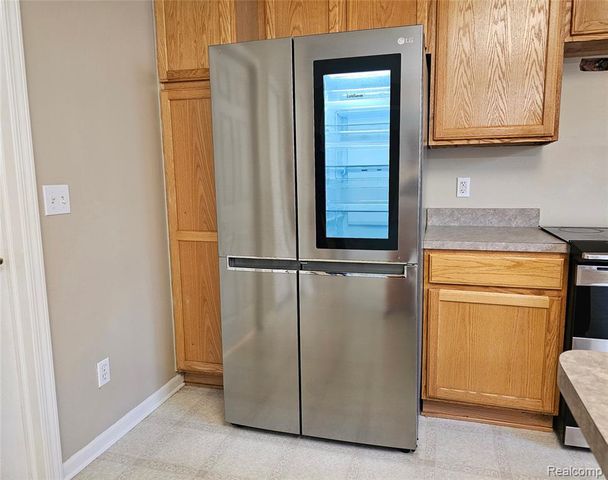 8350 Thornhill Drive, Ypsilanti, MI 48197