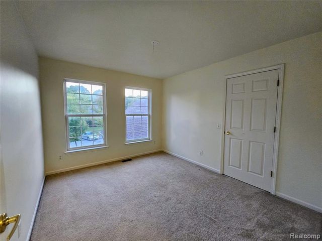 8350 Thornhill Drive, Ypsilanti, MI 48197