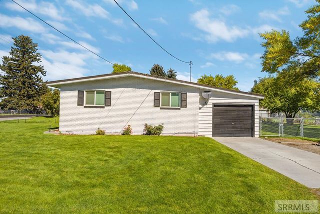 69 S 1200 W, Blackfoot, ID 83221