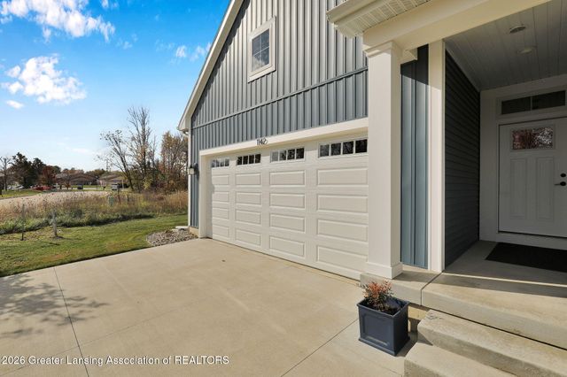 1139 Peninsula Drive, Grand Ledge, MI 48837