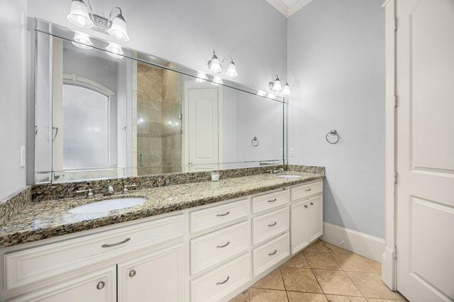 843 W 21st Street B, Houston, TX 77008