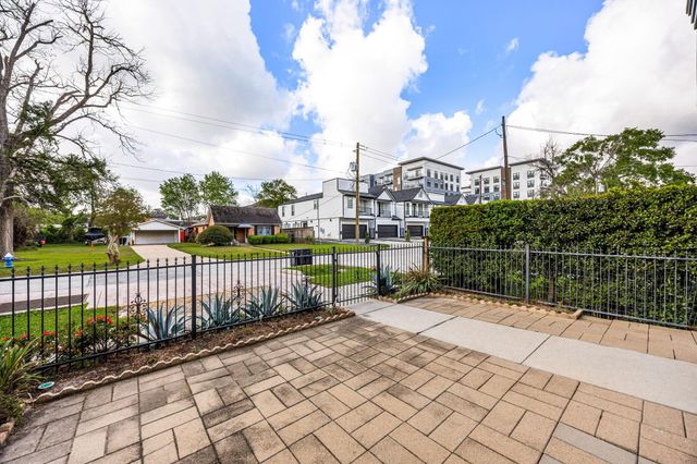 843 W 21st Street B, Houston, TX 77008