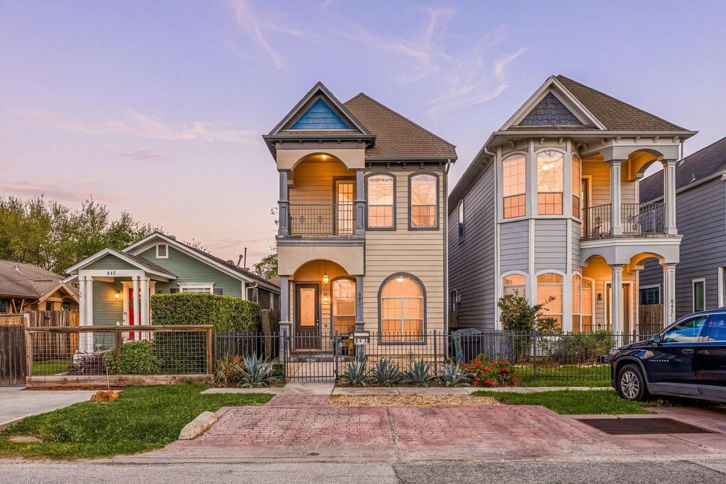 843 W 21st Street B, Houston, TX 77008