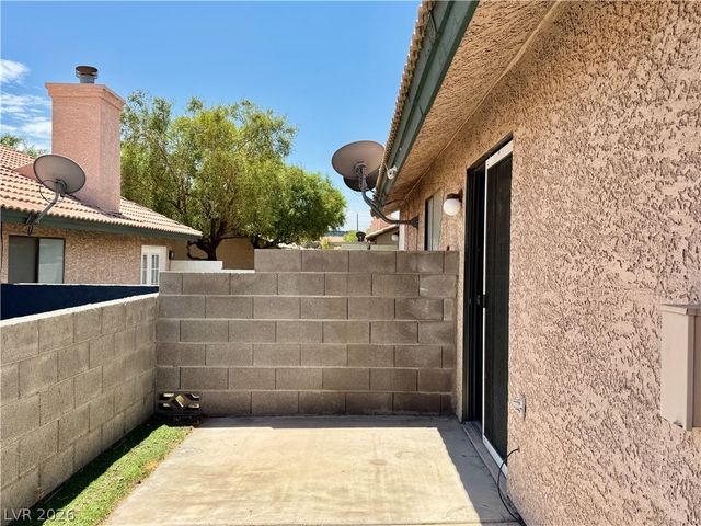 304 Crosswind Way, Las Vegas, NV 89145