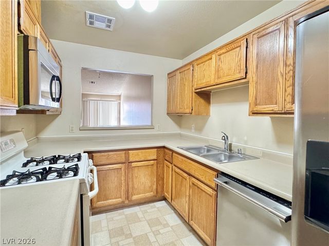 304 Crosswind Way, Las Vegas, NV 89145