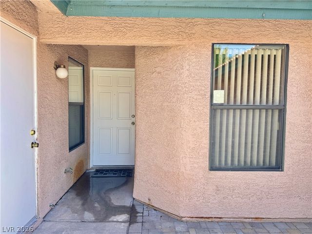 304 Crosswind Way, Las Vegas, NV 89145