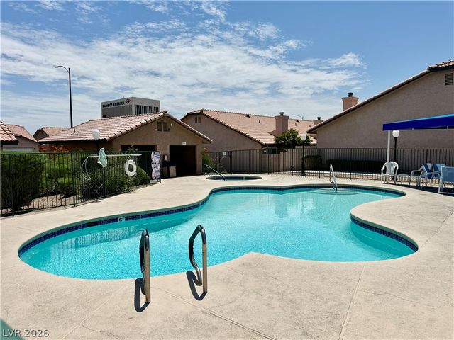 304 Crosswind Way, Las Vegas, NV 89145