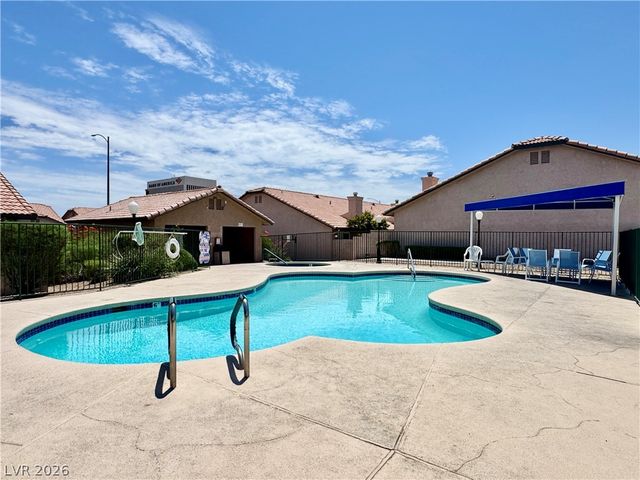 304 Crosswind Way, Las Vegas, NV 89145