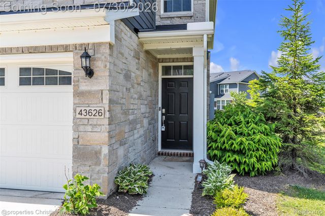 43626 Chancellor Lane, Novi, MI 48375