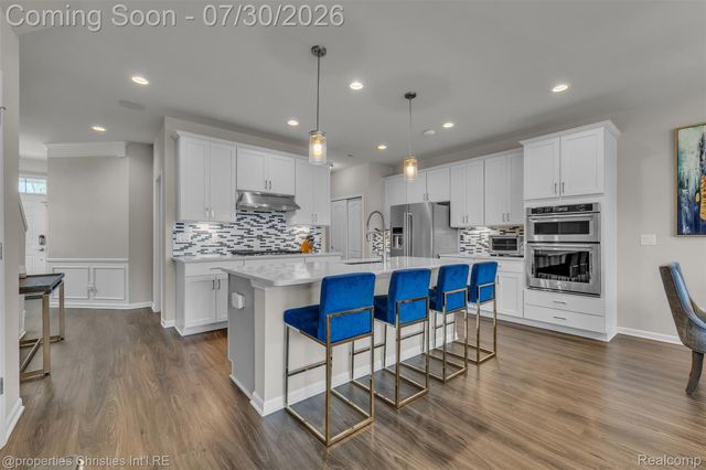 43626 Chancellor Lane, Novi, MI 48375