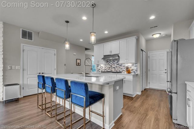 43626 Chancellor Lane, Novi, MI 48375
