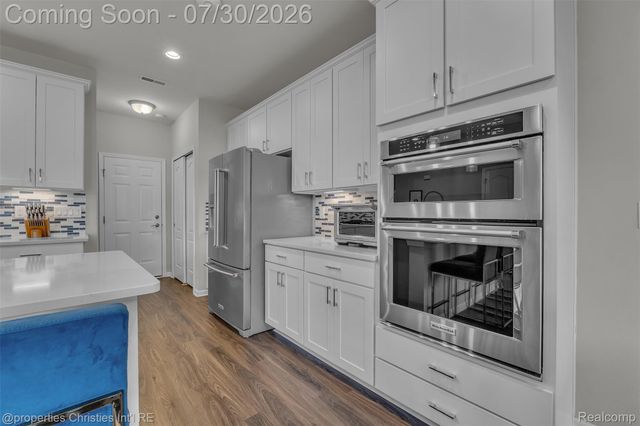 43626 Chancellor Lane, Novi, MI 48375