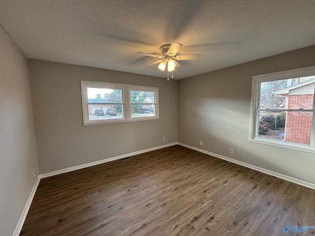 11209 Maplecrest Drive, Huntsville, AL 35803