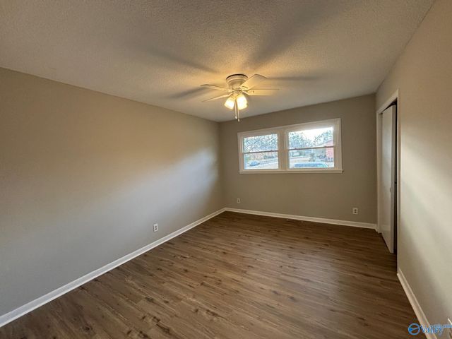 11209 Maplecrest Drive, Huntsville, AL 35803