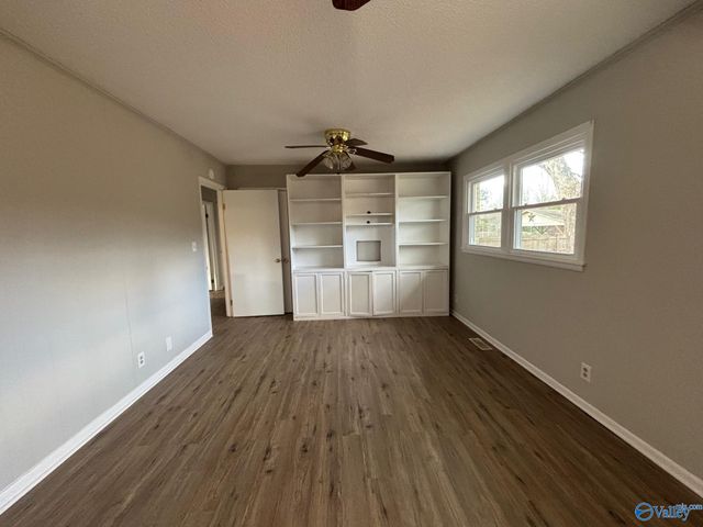 11209 Maplecrest Drive, Huntsville, AL 35803