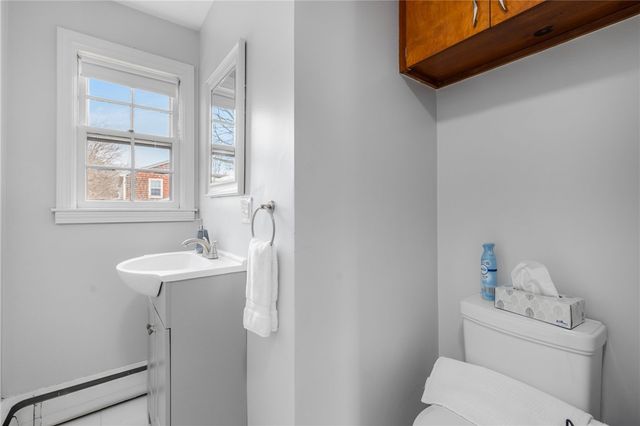 384 Valley Road, Middletown, RI 02842