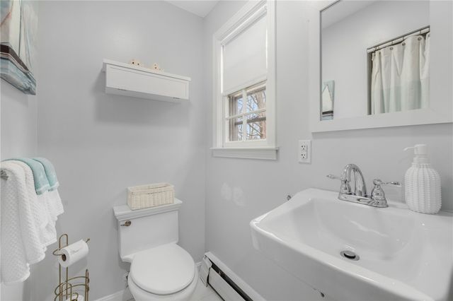 384 Valley Road, Middletown, RI 02842