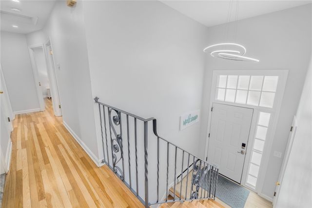 384 Valley Road, Middletown, RI 02842