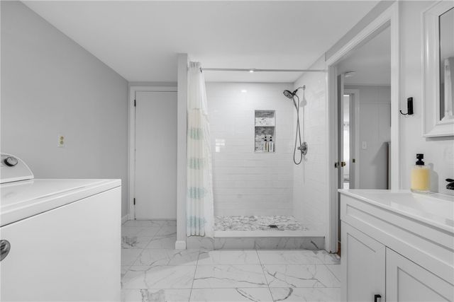 384 Valley Road, Middletown, RI 02842