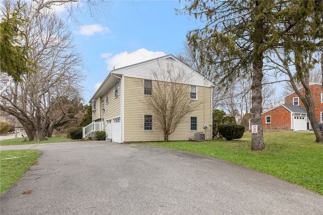 384 Valley Road, Middletown, RI 02842