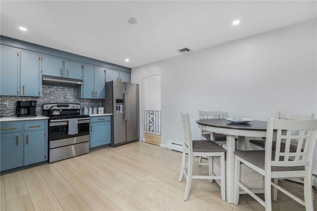384 Valley Road, Middletown, RI 02842
