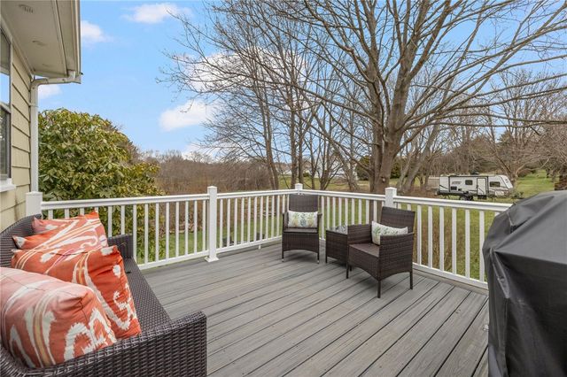 384 Valley Road, Middletown, RI 02842