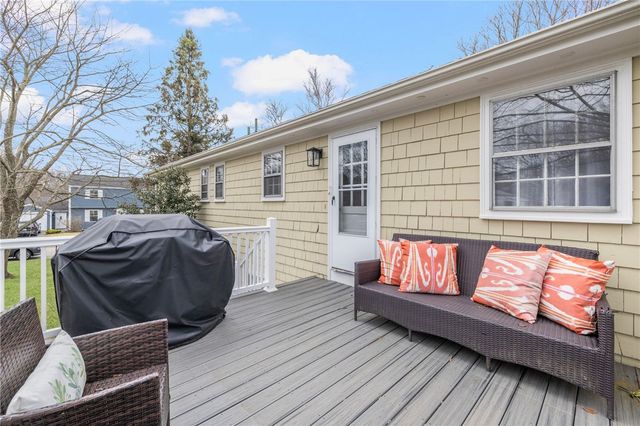 384 Valley Road, Middletown, RI 02842