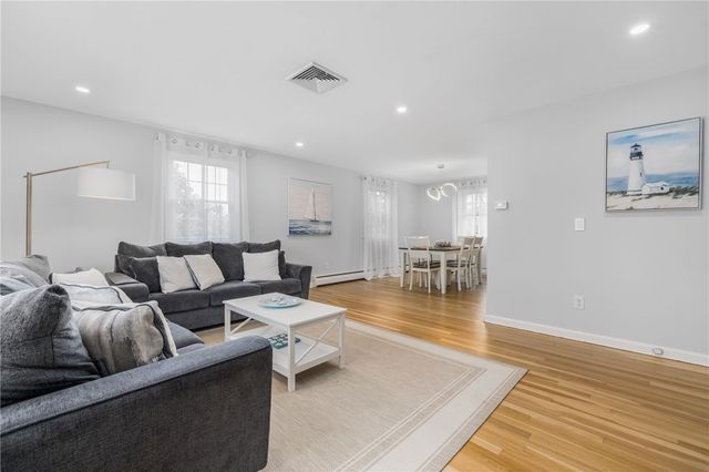 384 Valley Road, Middletown, RI 02842