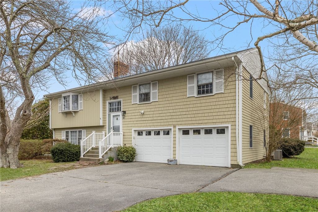 384 Valley Road, Middletown, RI 02842