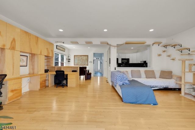 39 Autumn Ridge Rd, Parsippany-troy Hills Twp., NJ 07950