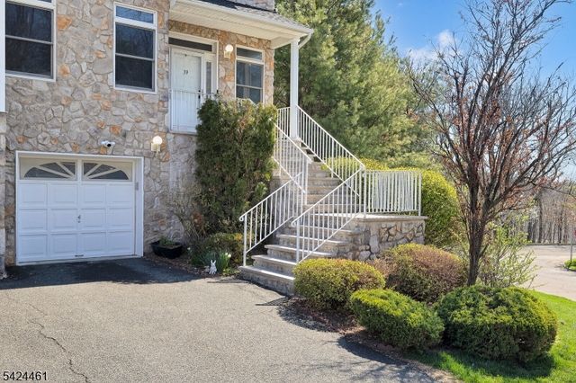 39 Autumn Ridge Rd, Parsippany-troy Hills Twp., NJ 07950