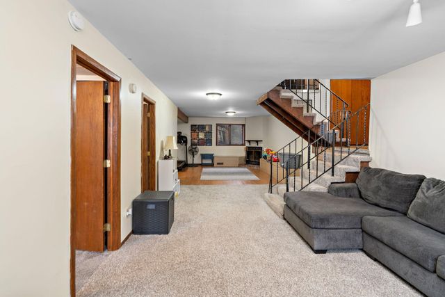 2805 Brookview Drive, Burnsville, MN 55337