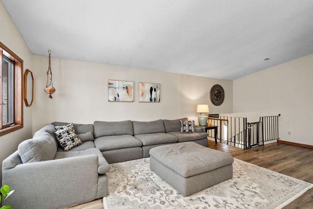 2805 Brookview Drive, Burnsville, MN 55337