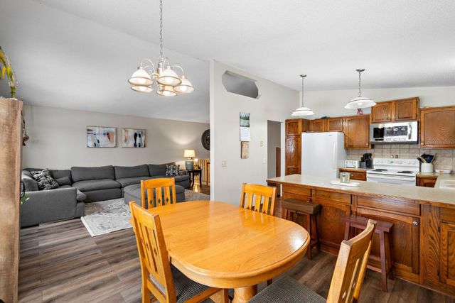 2805 Brookview Drive, Burnsville, MN 55337