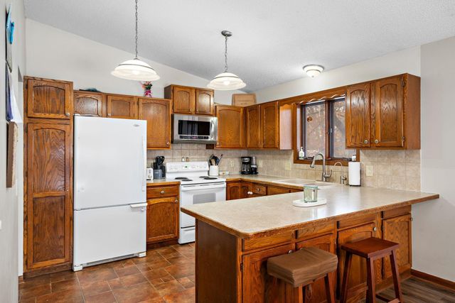 2805 Brookview Drive, Burnsville, MN 55337