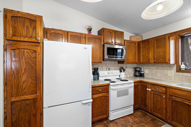 2805 Brookview Drive, Burnsville, MN 55337