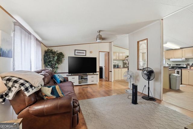 112 Laura Drive, Martin, GA 30557